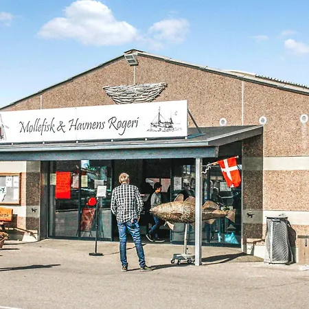 3 Bedroom Stunning In *