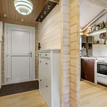 3 Bedroom Awesome In Casa de Férias Glesborg