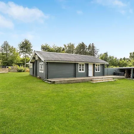 3 Bedroom Awesome In Glesborg